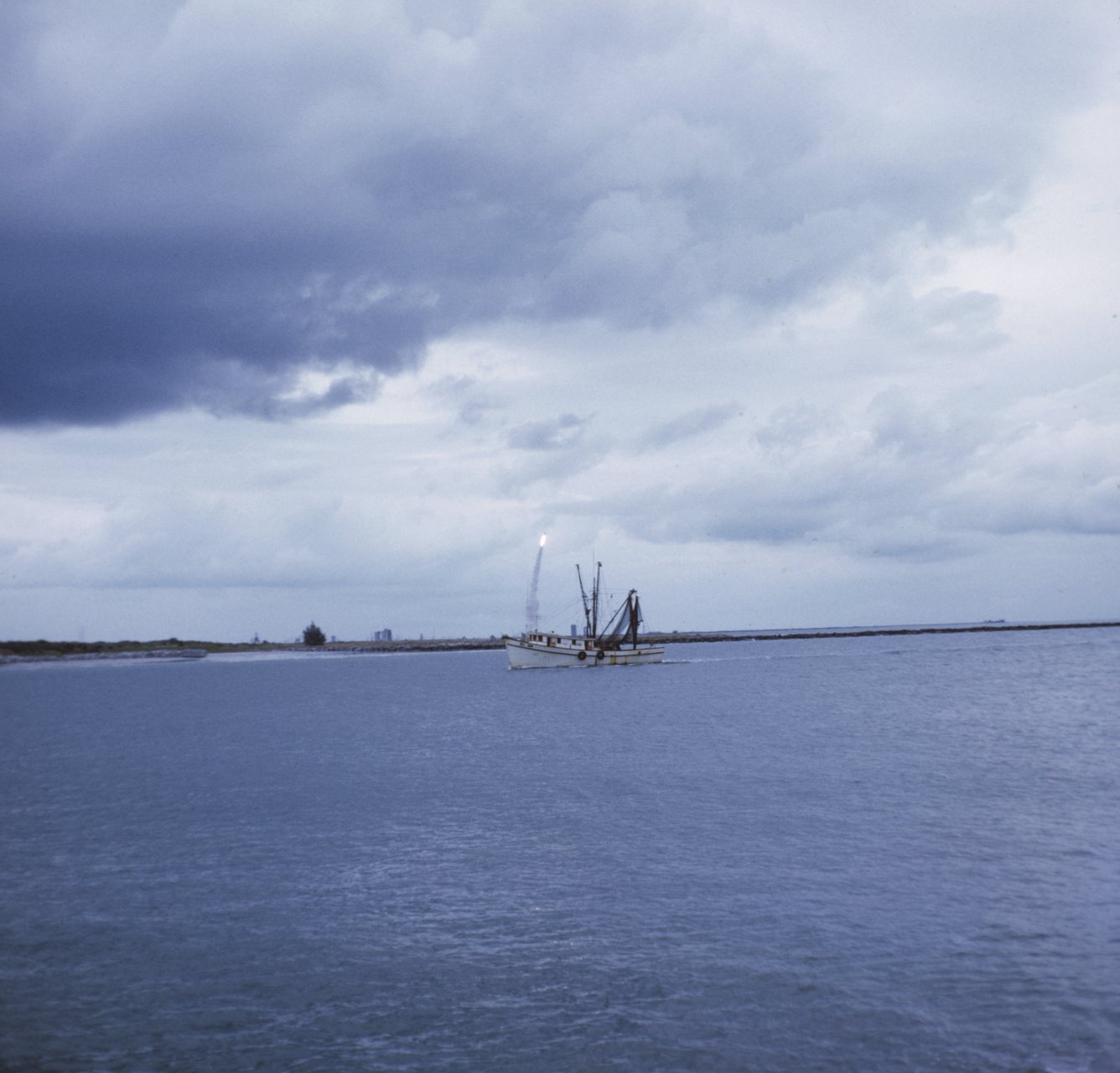 141 Minuteman III ICBM liftoff- viewed from Canaveral pier Oct 68 -s